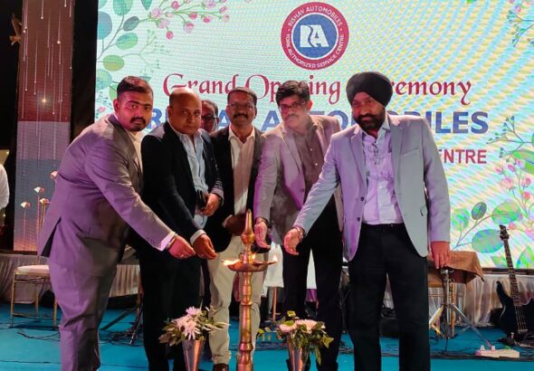 जमशेदपुर में ऋषभ ऑटोमोबाइल्स का आधुनिक सर्विस सेंटर शुरू, ट्रांसपोर्ट कारोबार को नई रफ्तार
