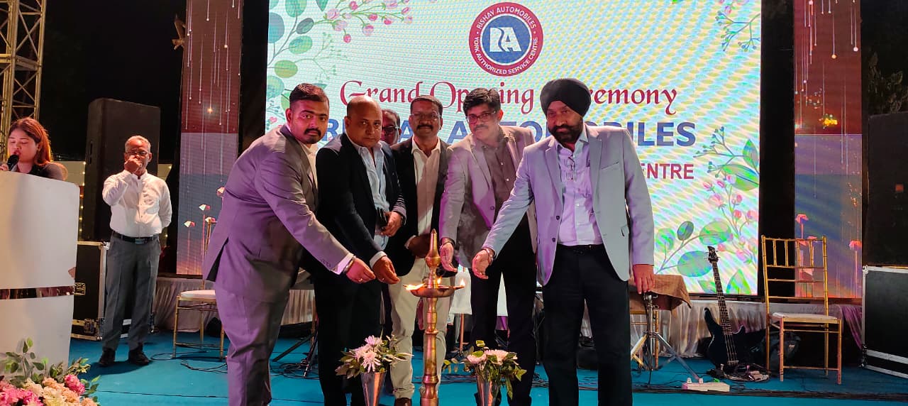 जमशेदपुर में ऋषभ ऑटोमोबाइल्स का आधुनिक सर्विस सेंटर शुरू, ट्रांसपोर्ट कारोबार को नई रफ्तार